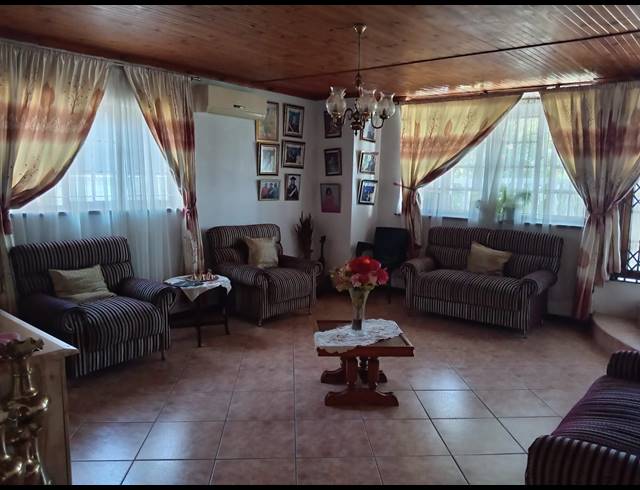 3 BEDROOM HOUSE FOR SALE IN MEREBANK EAST